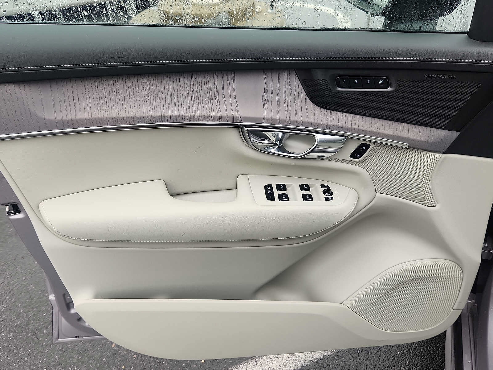 Used 2026 Volvo XC90 B6 Ultra w/ Protection Package Premier AWD/4WD image 12