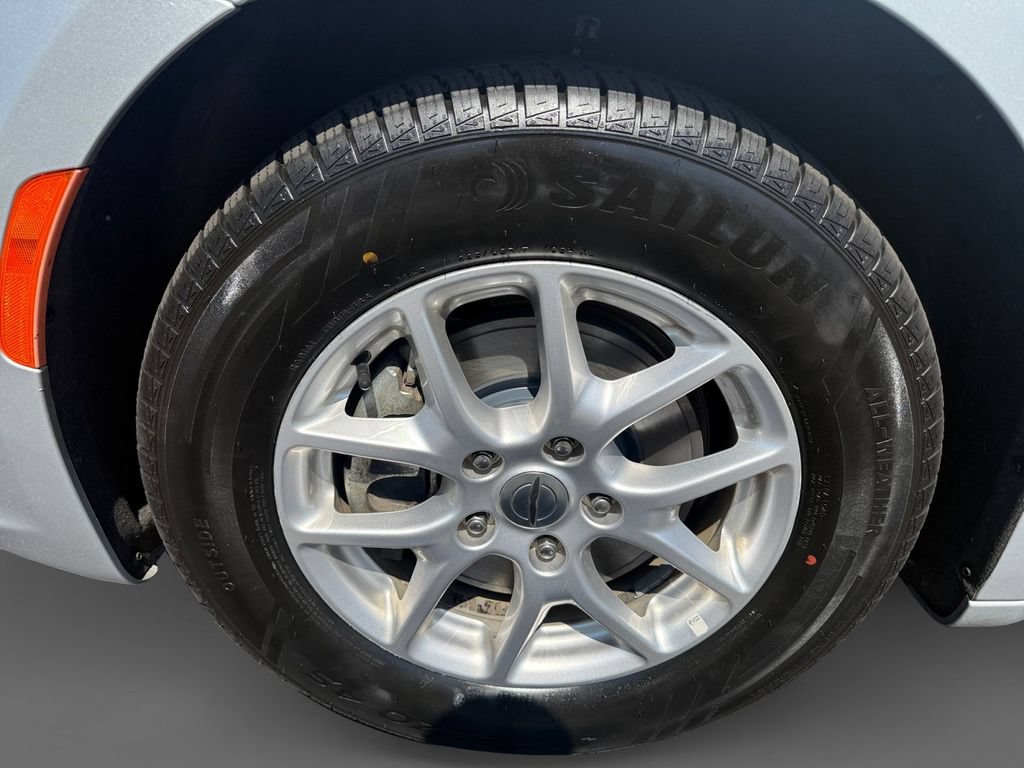 Certified 2024 Chrysler Pacifica Touring-L FWD image 14