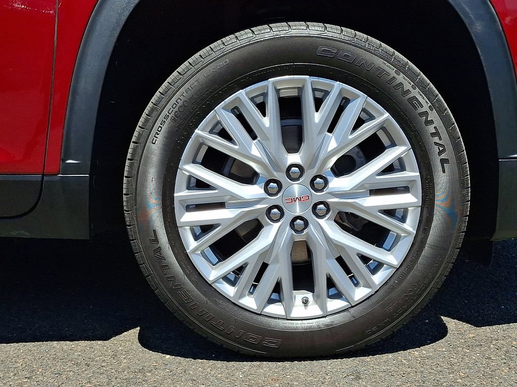 Certified 2025 GMC Acadia Elevation w/ Elevation Premium Package AWD/4WD image 8