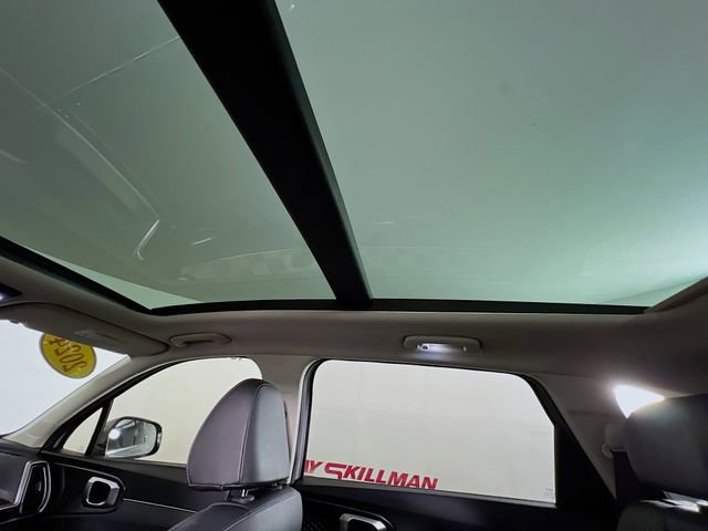 Used 2024 Kia Sorento S w/ Panoramic Sunroof Package image 26