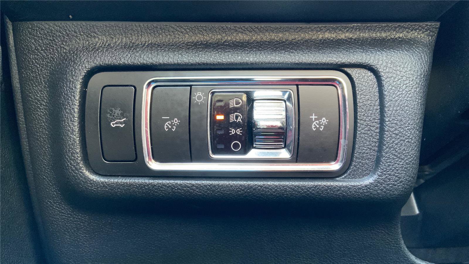 Used 2023 Lincoln Corsair AWD w/ Towing Package image 17