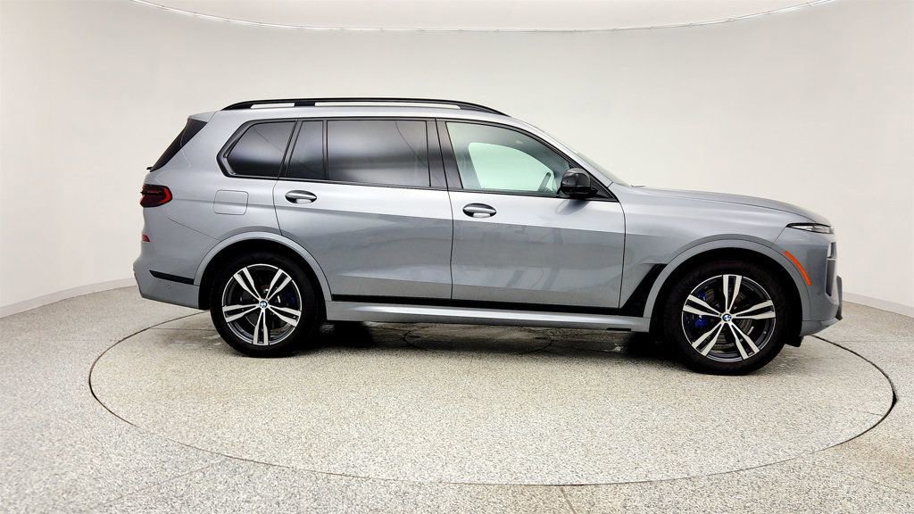 Used 2025 BMW X7 M60i AWD/4WD image 4