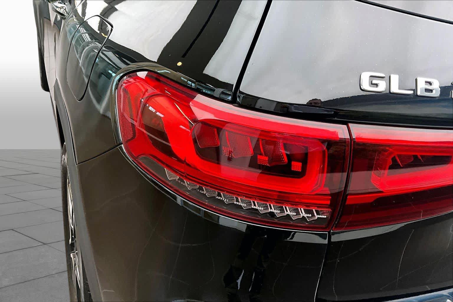 Used 2021 Mercedes-Benz GLB 250 image 26