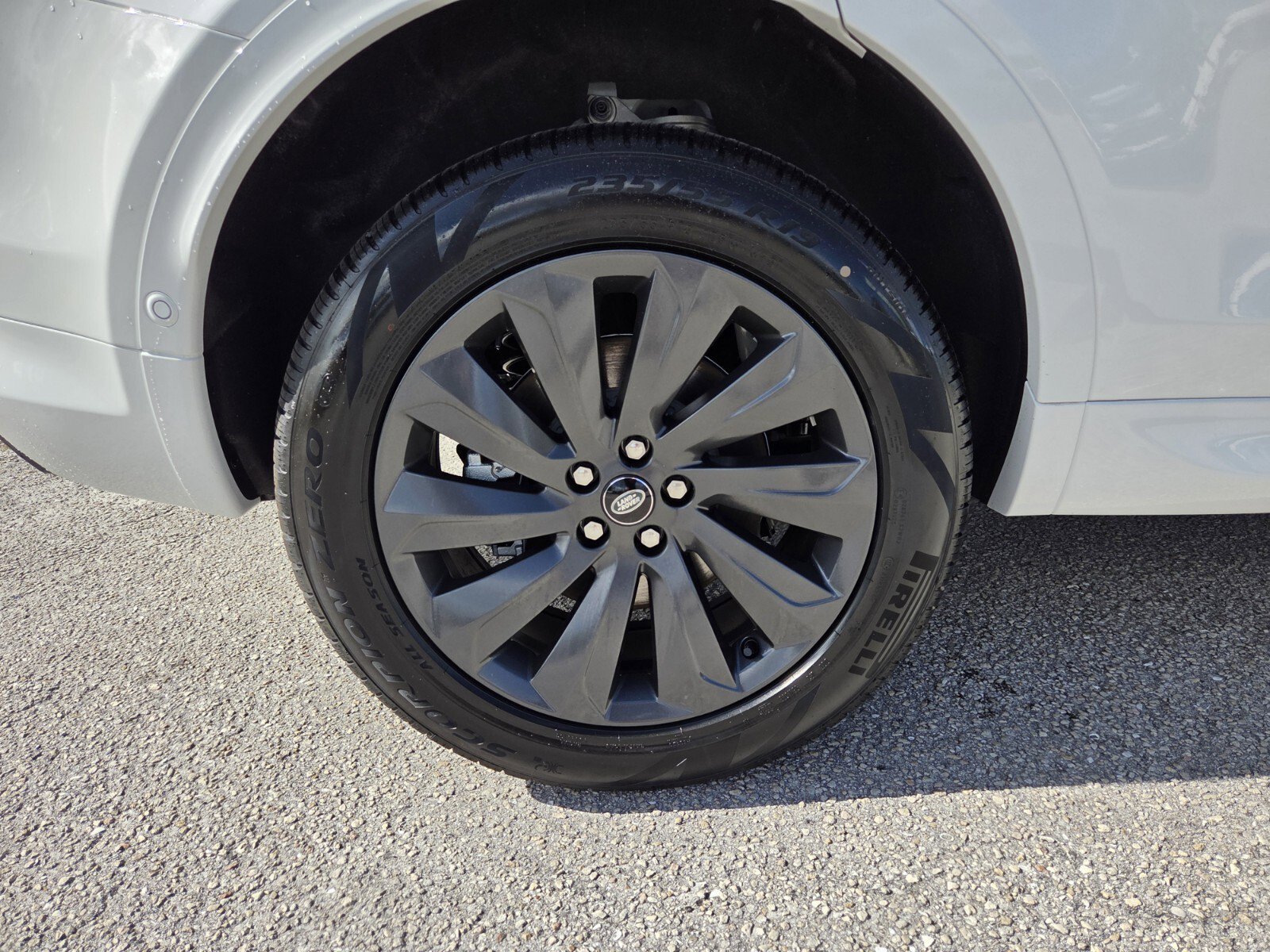 New 2025 Land Rover Discovery Sport S AWD/4WD image 9