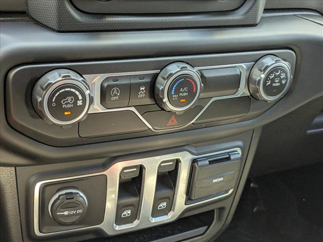 Used 2020 Jeep Wrangler Sport AWD/4WD image 16