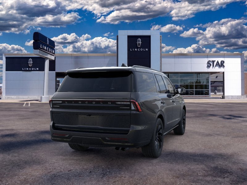 New 2026 Lincoln Navigator Reserve w/ Jet Appearance Package AWD/4WD image 8