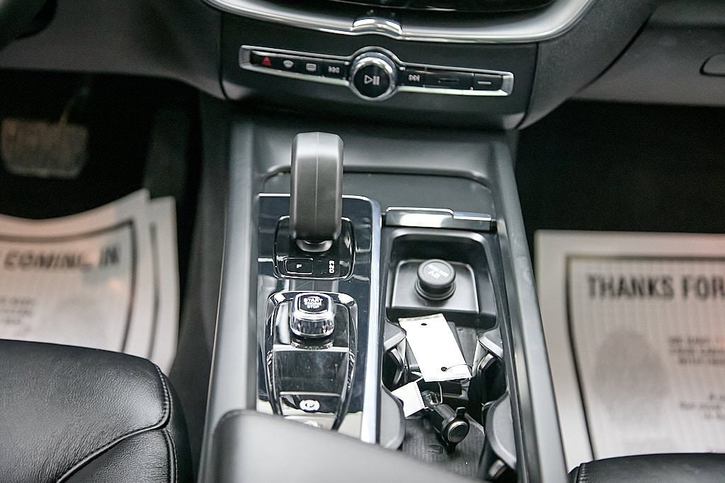 Certified 2023 Volvo XC60 B5 Core w/ Climate Package image 28