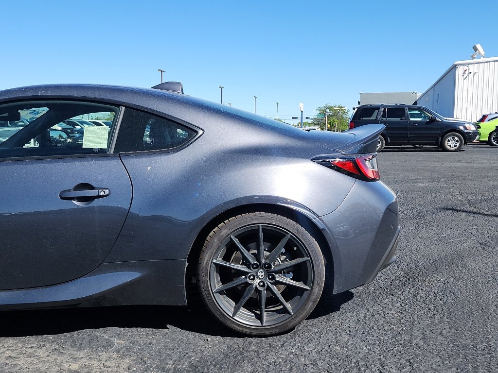 Used 2025 Toyota GR86 Premium RWD image 9