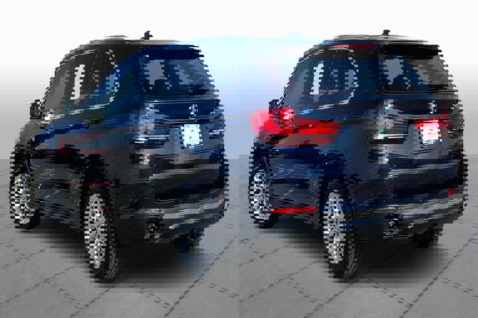 Used 2015 BMW X5 xDrive35i image 11