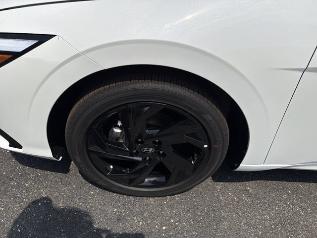 New 2026 Hyundai Elantra SEL Sport Premium FWD image 17