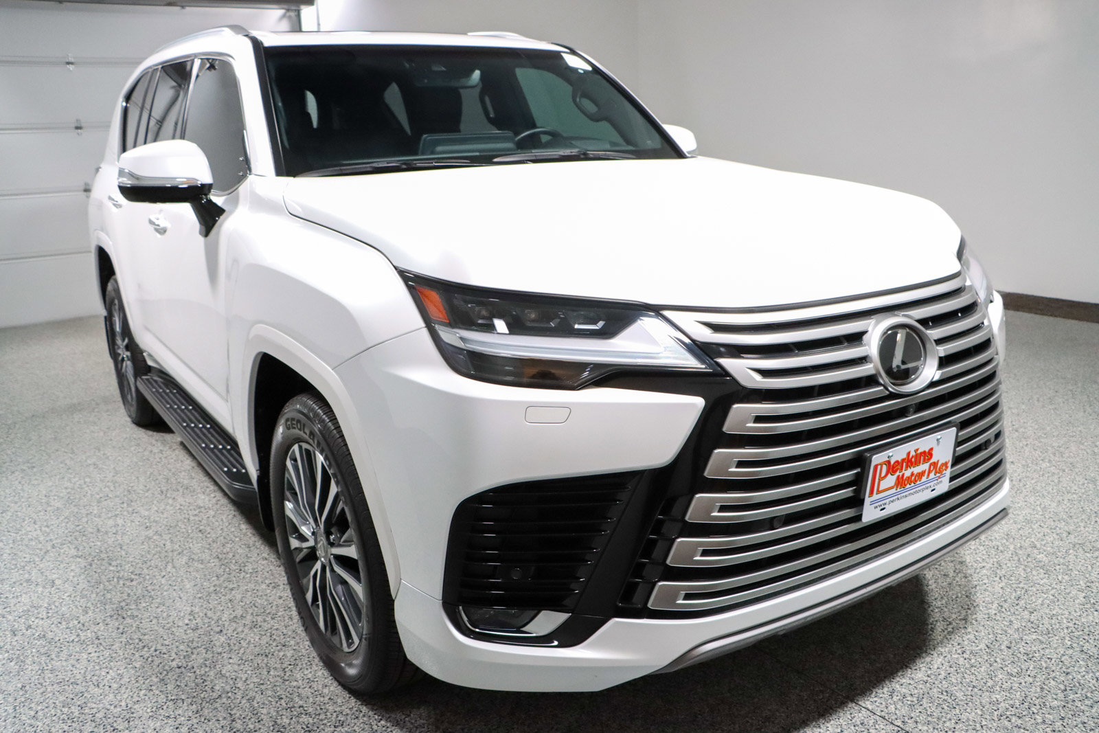 Used 2024 Lexus LX 600 4WD w/ Interior Upgrade Package image 5