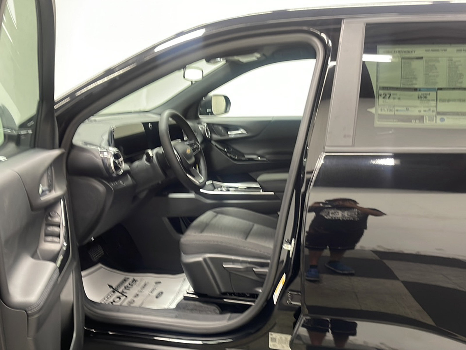 New 2027 Chevrolet Equinox LT FWD image 2