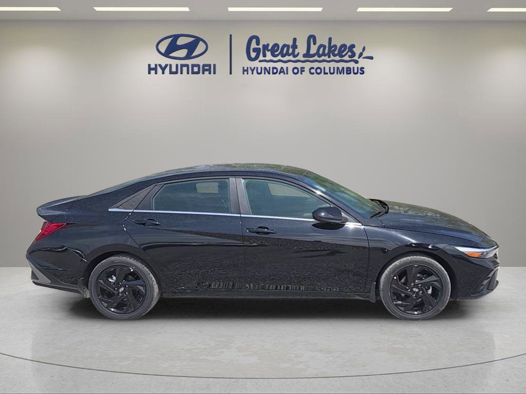 New 2026 Hyundai Elantra SEL Sport Premium FWD image 4