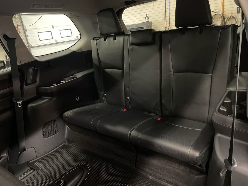 Used 2025 Toyota Grand Highlander AWD Hybrid image 28