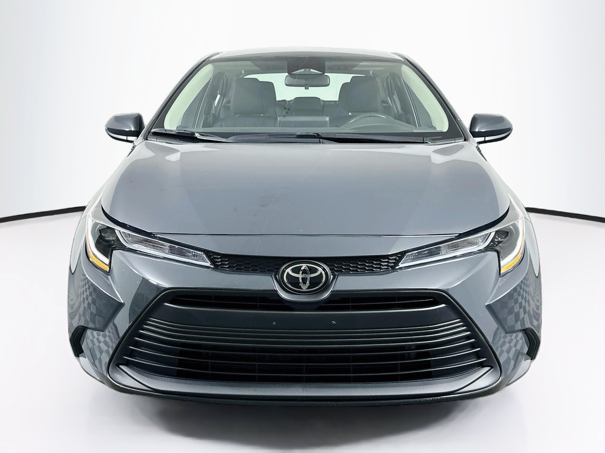 Used 2025 Toyota Corolla LE FWD image 2
