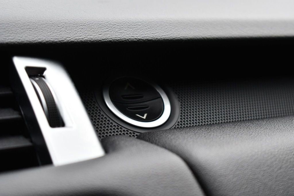 Used 2020 Land Rover Range Rover Sport SE image 42