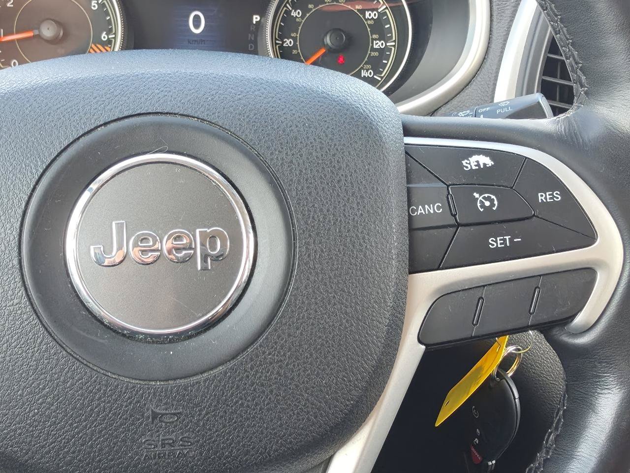 Used 2015 Jeep Cherokee Trailhawk w/ Cold Weather Group AWD/4WD image 29