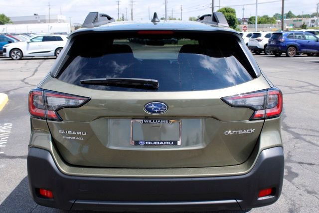 Used 2025 Subaru Outback Premium AWD/4WD image 4