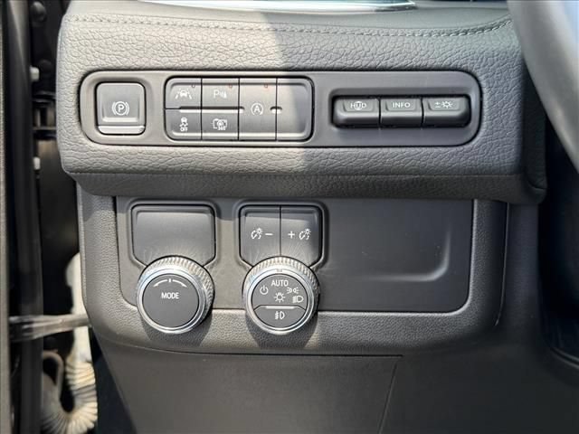 Certified 2023 GMC Yukon XL Denali RWD image 17