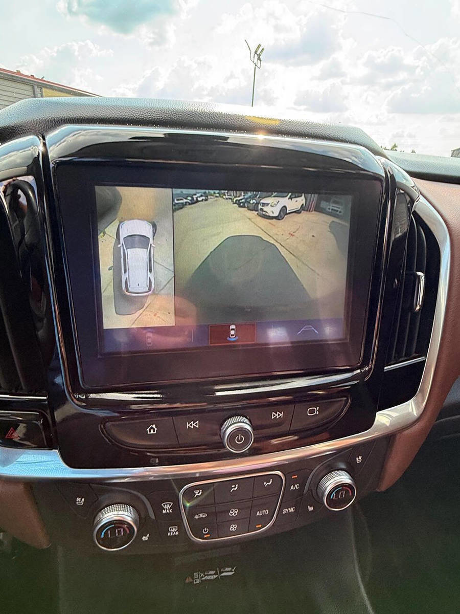 Used 2018 Chevrolet Traverse High Country image 40