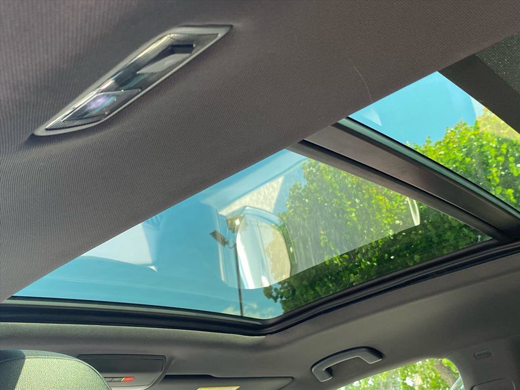 Used 2020 Volkswagen Atlas Cross Sport SE w/ Panoramic Sunroof Package image 21