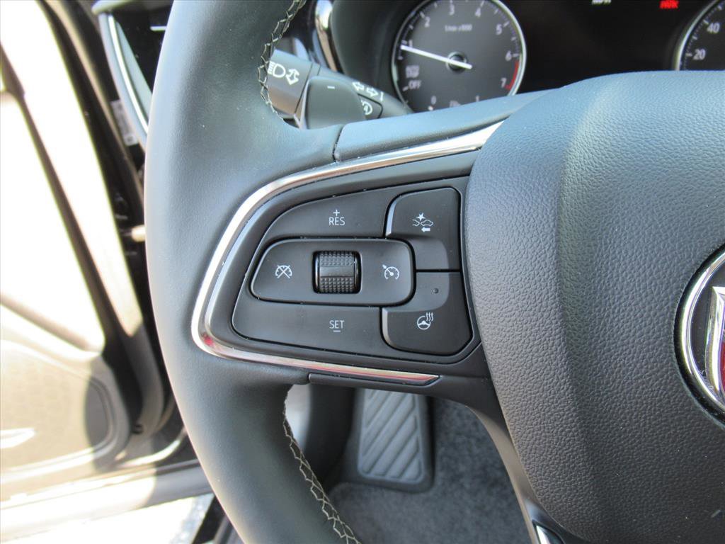 Used 2023 Buick Envision Avenir image 18