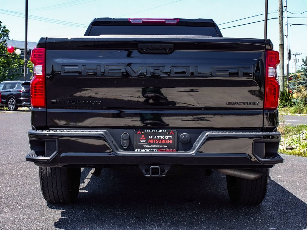 Used 2023 Chevrolet Silverado 1500 Custom w/ LPO, Dark Essentials Package AWD/4WD image 5