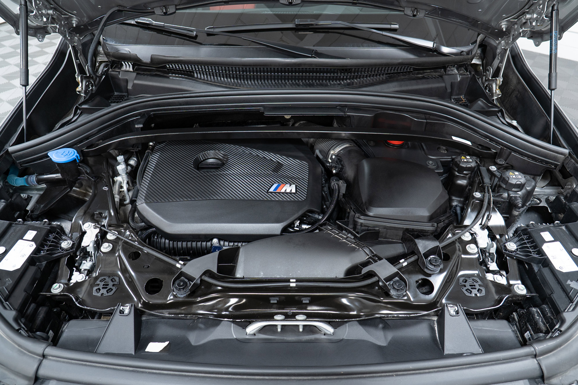 Certified 2025 BMW X1 M35i w/ Premium Package image 9