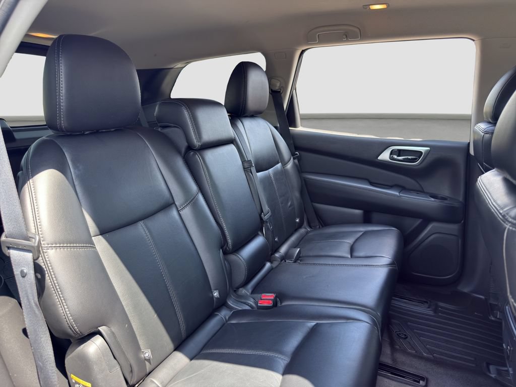 Used 2015 Nissan Pathfinder SL w/ SL Tech Package AWD/4WD image 18