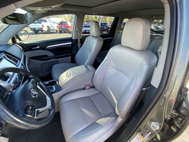 Certified 2019 Toyota Highlander XLE image 11