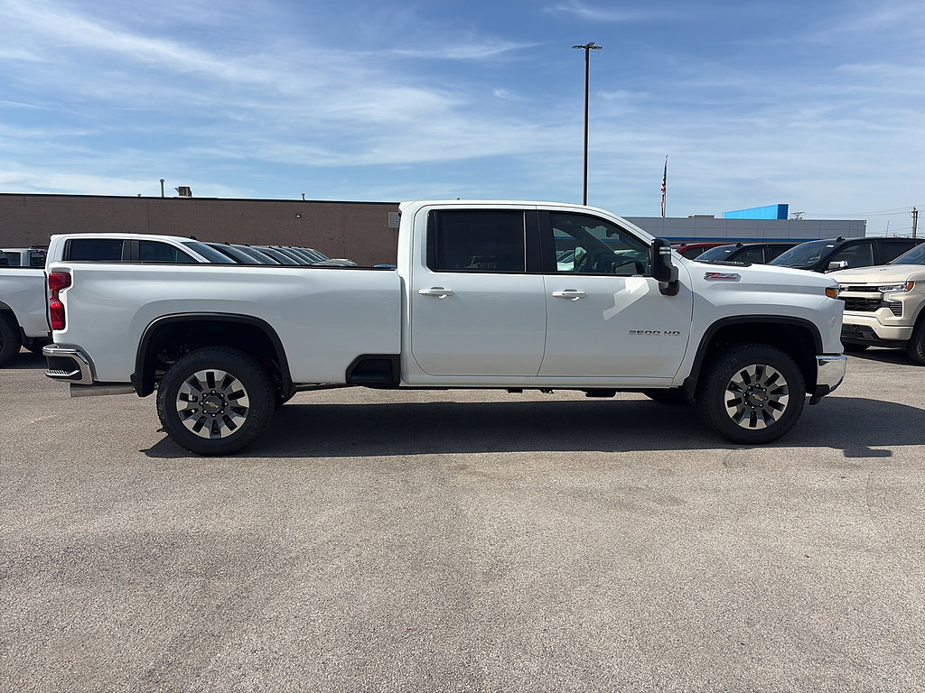 New 2026 Chevrolet Silverado 2500 LT w/ All Star Edition AWD/4WD image 6