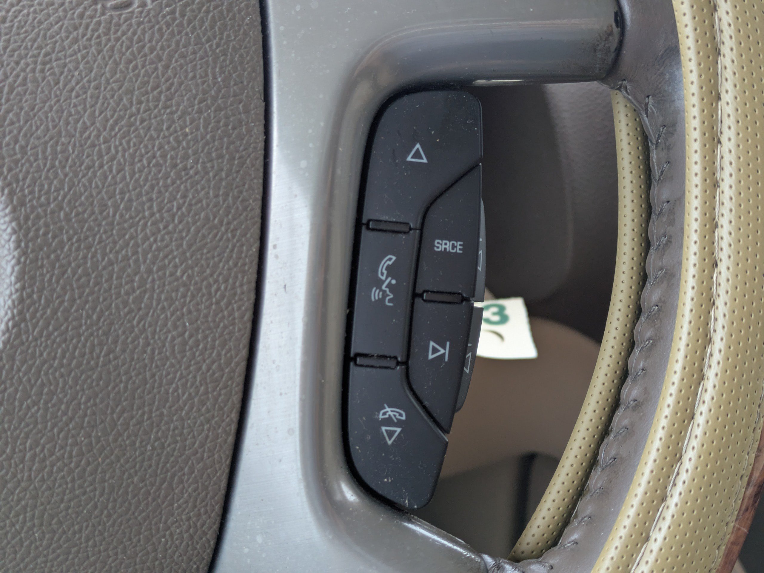 Used 2014 Chevrolet Suburban LT RWD image 25