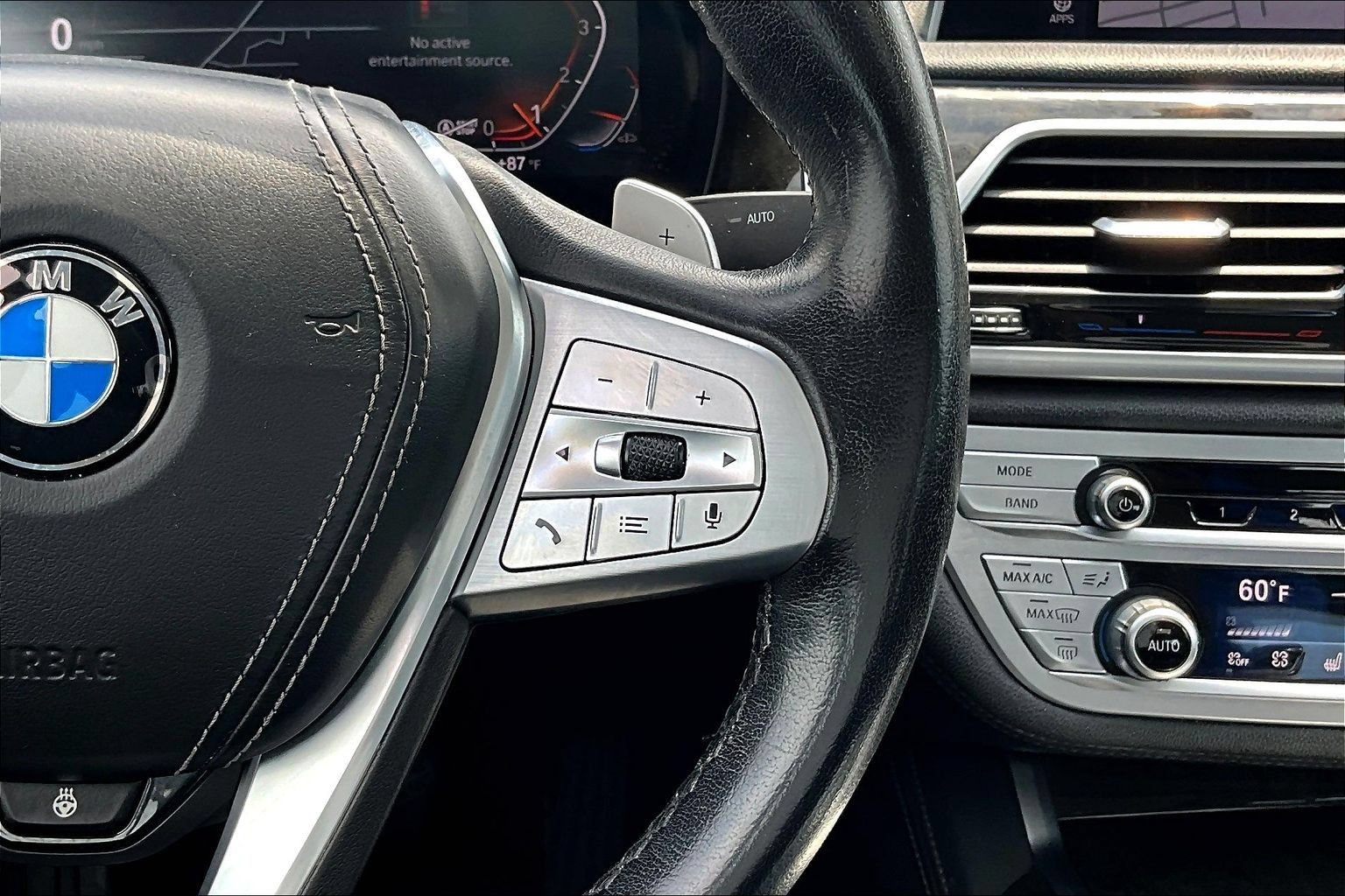 Used 2022 BMW 740i RWD image 11