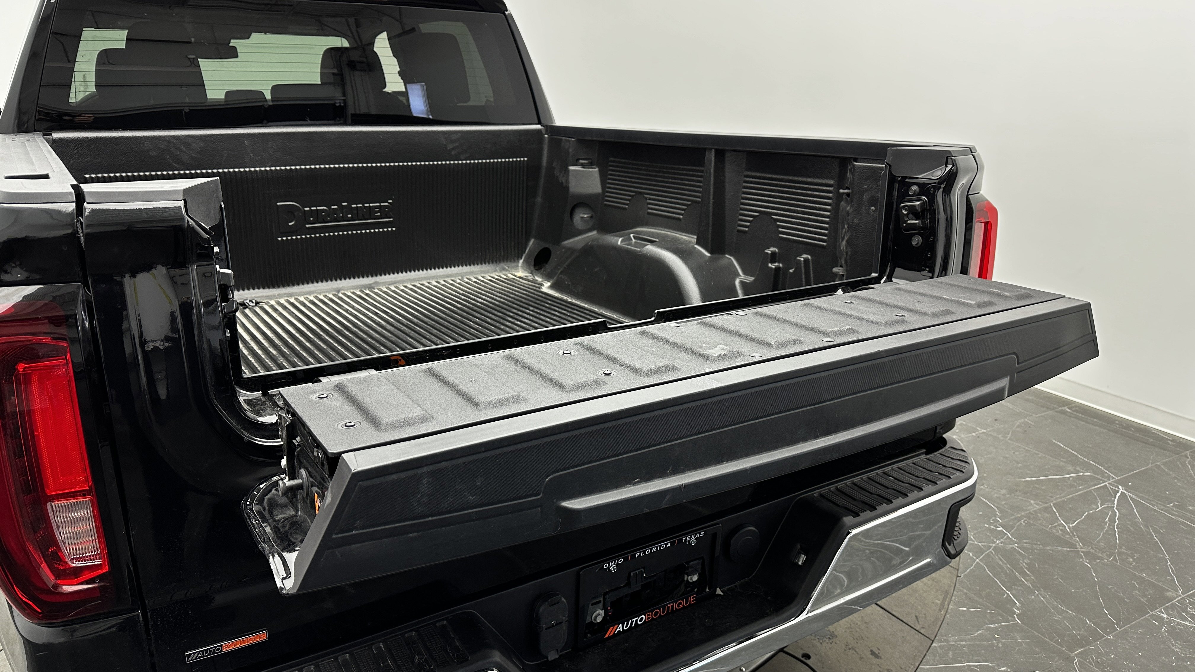 Used 2026 GMC Sierra 1500 SLT image 31