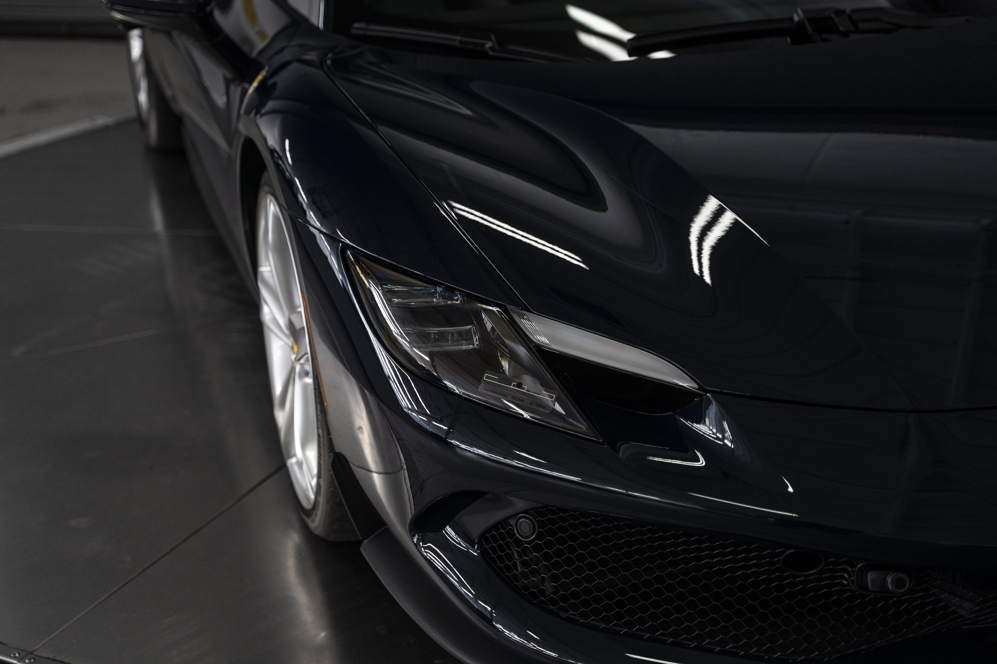 Used 2025 Ferrari 296 GTS RWD image 13