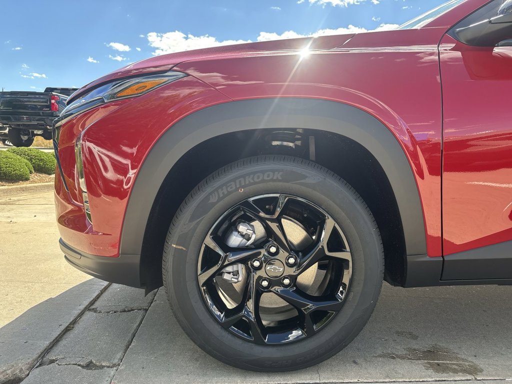 New 2026 Chevrolet Trax LT w/ Midnight Edition FWD image 35