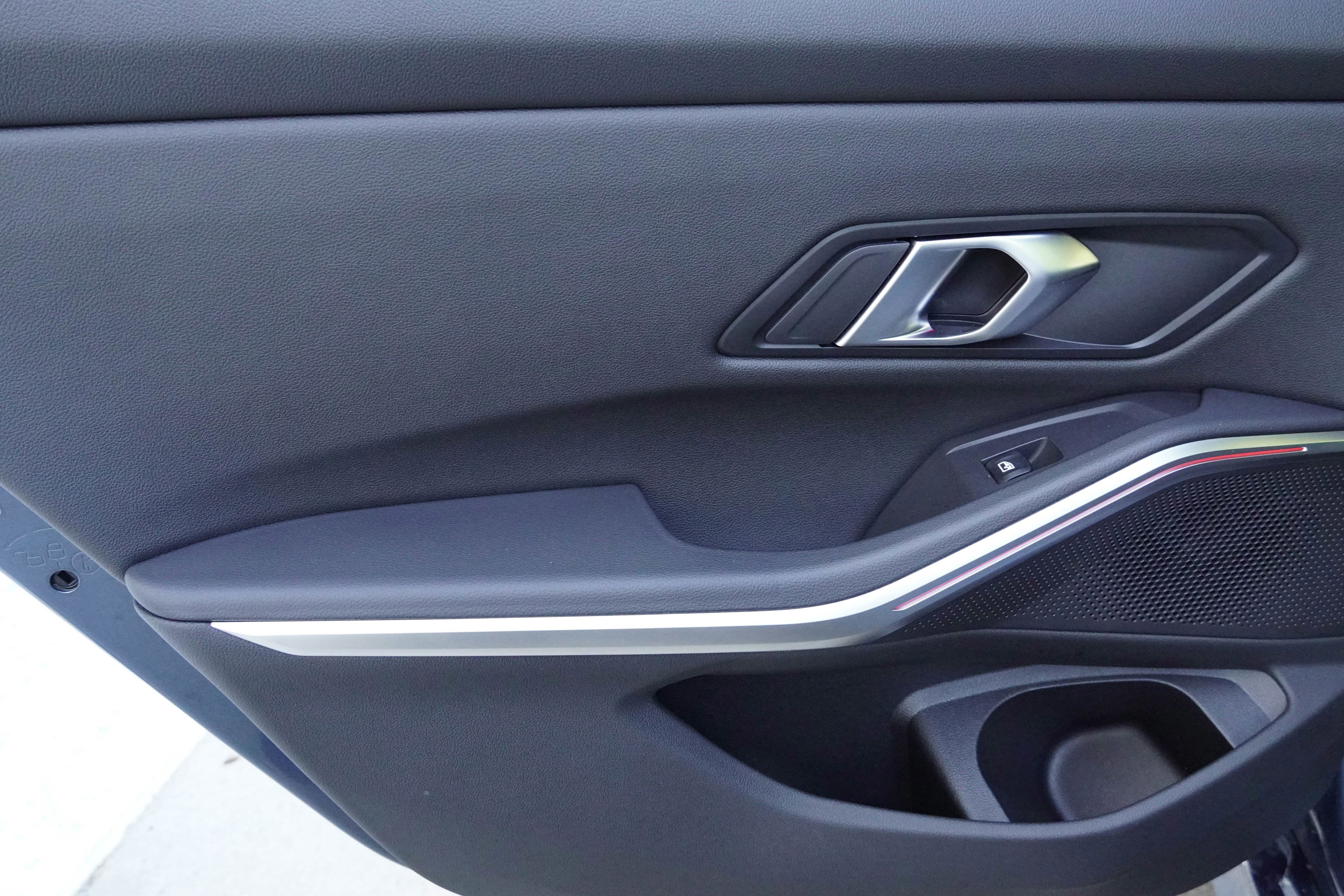 Certified 2025 BMW 330i Sedan RWD image 32