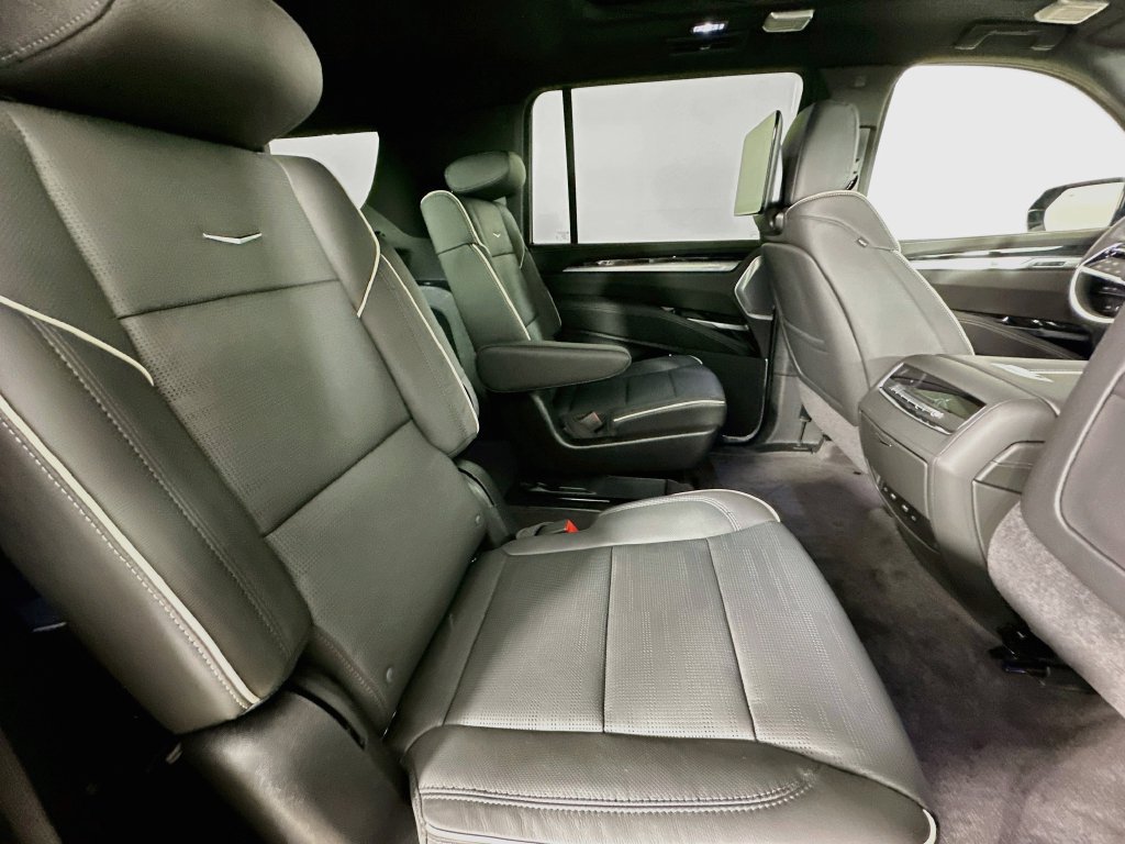 New 2026 Cadillac Escalade ESV Sport w/ Touring Package AWD/4WD image 35