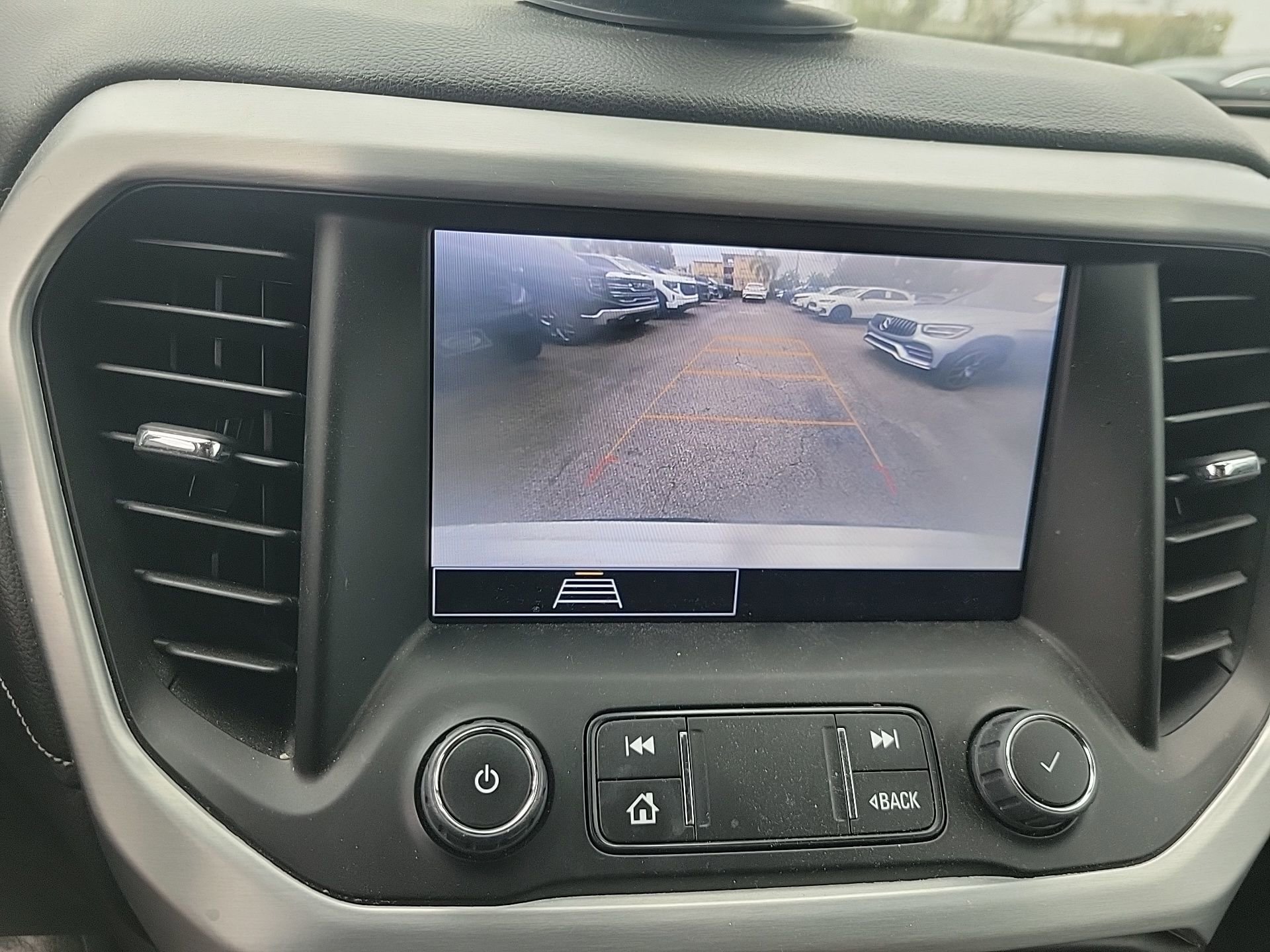 Used 2023 GMC Acadia SLE image 32