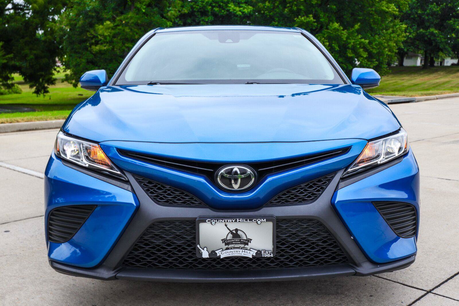 Used 2019 Toyota Camry SE FWD image 18