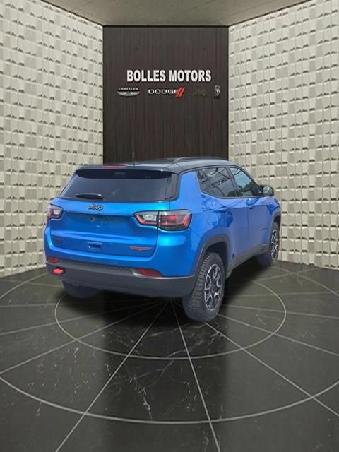 Certified 2025 Jeep Compass Trailhawk w/ Trailhawk Elite Group AWD/4WD image 6