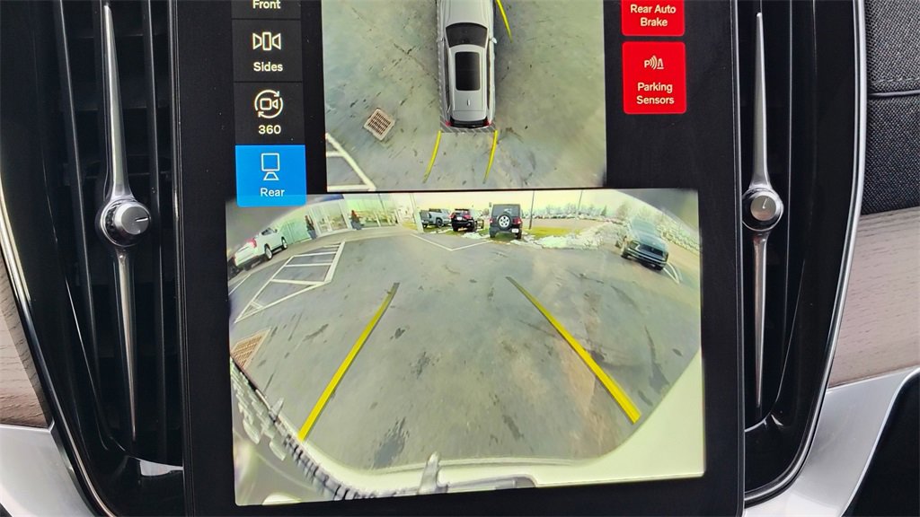 Certified 2025 Volvo XC90 B6 Plus image 20