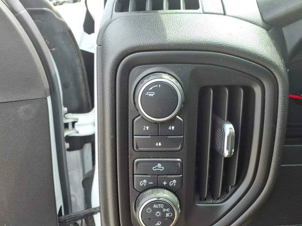 Used 2022 Chevrolet Silverado 2500 Custom w/ Custom Value Package AWD/4WD image 28