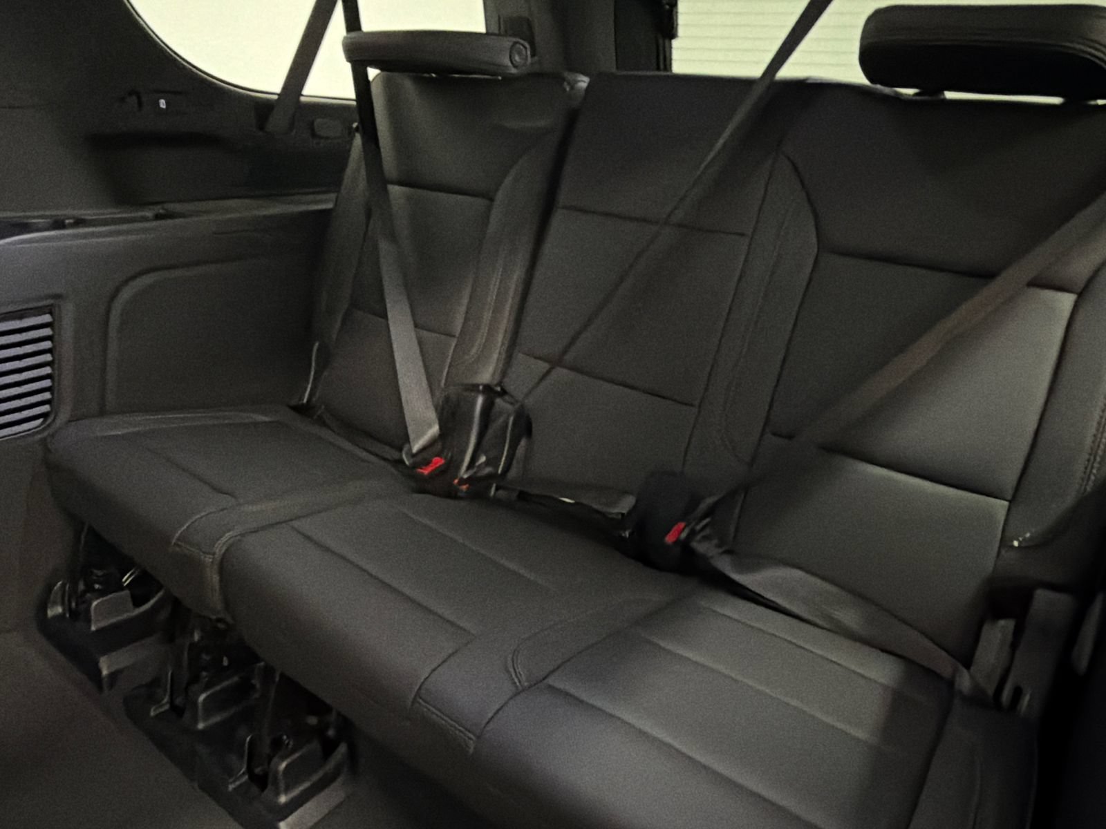 Used 2025 Chevrolet Suburban High Country AWD/4WD image 21
