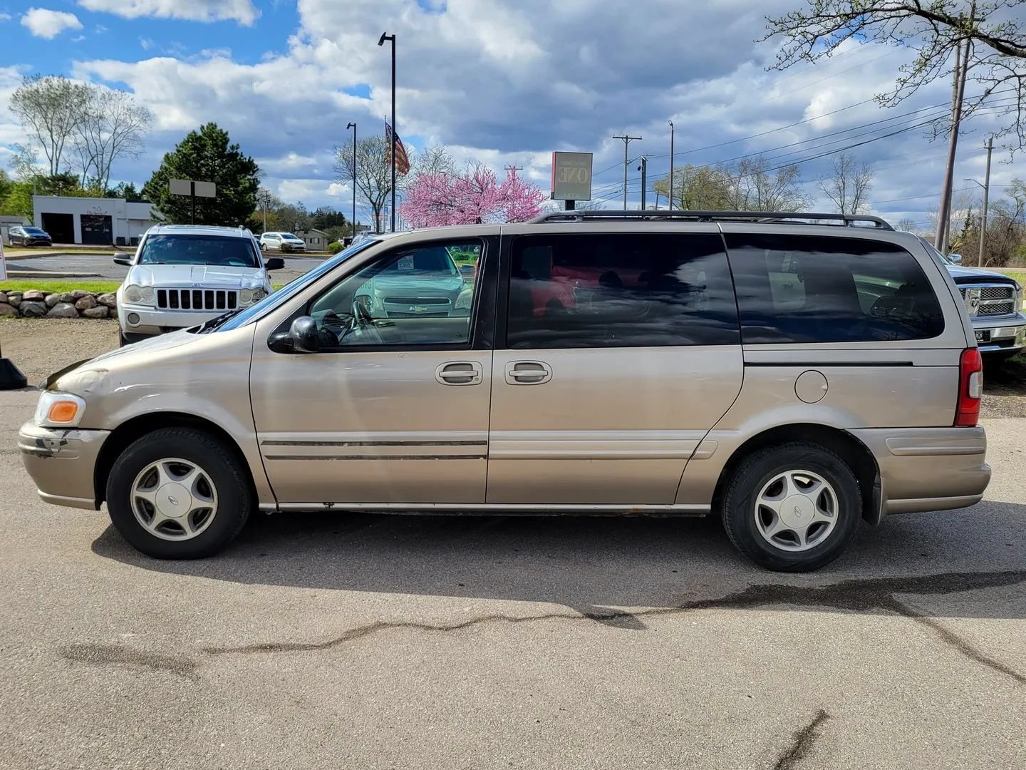 Used 1999 Oldsmobile Silhouette Premiere w/ Towing Pkg FWD image 7