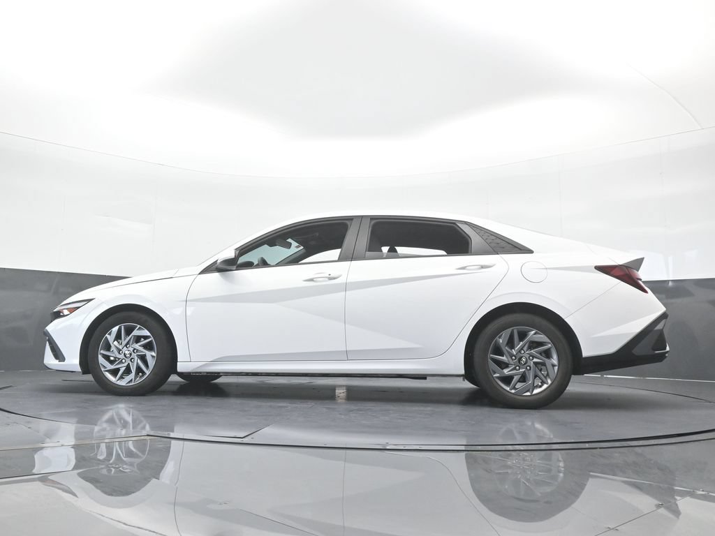 Used 2024 Hyundai Elantra SEL FWD image 57
