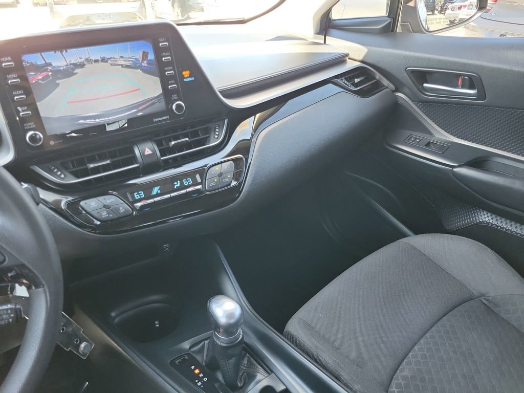 Used 2020 Toyota C-HR LE image 27