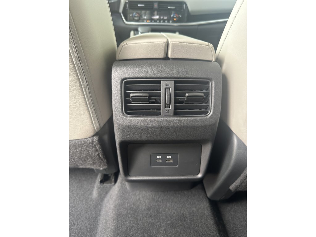 Used 2023 Nissan Rogue SL FWD image 39