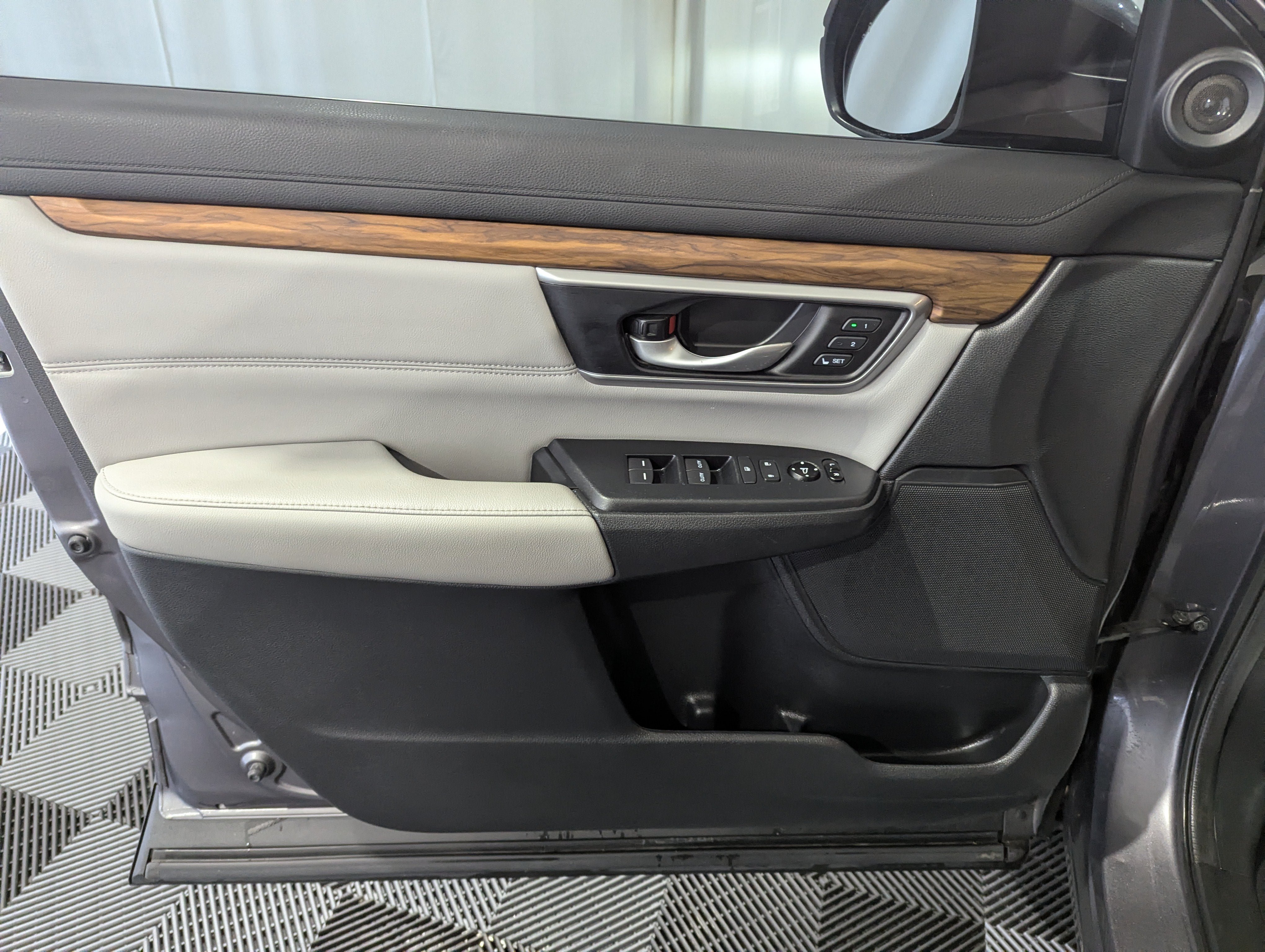 Used 2019 Honda CR-V Touring image 14