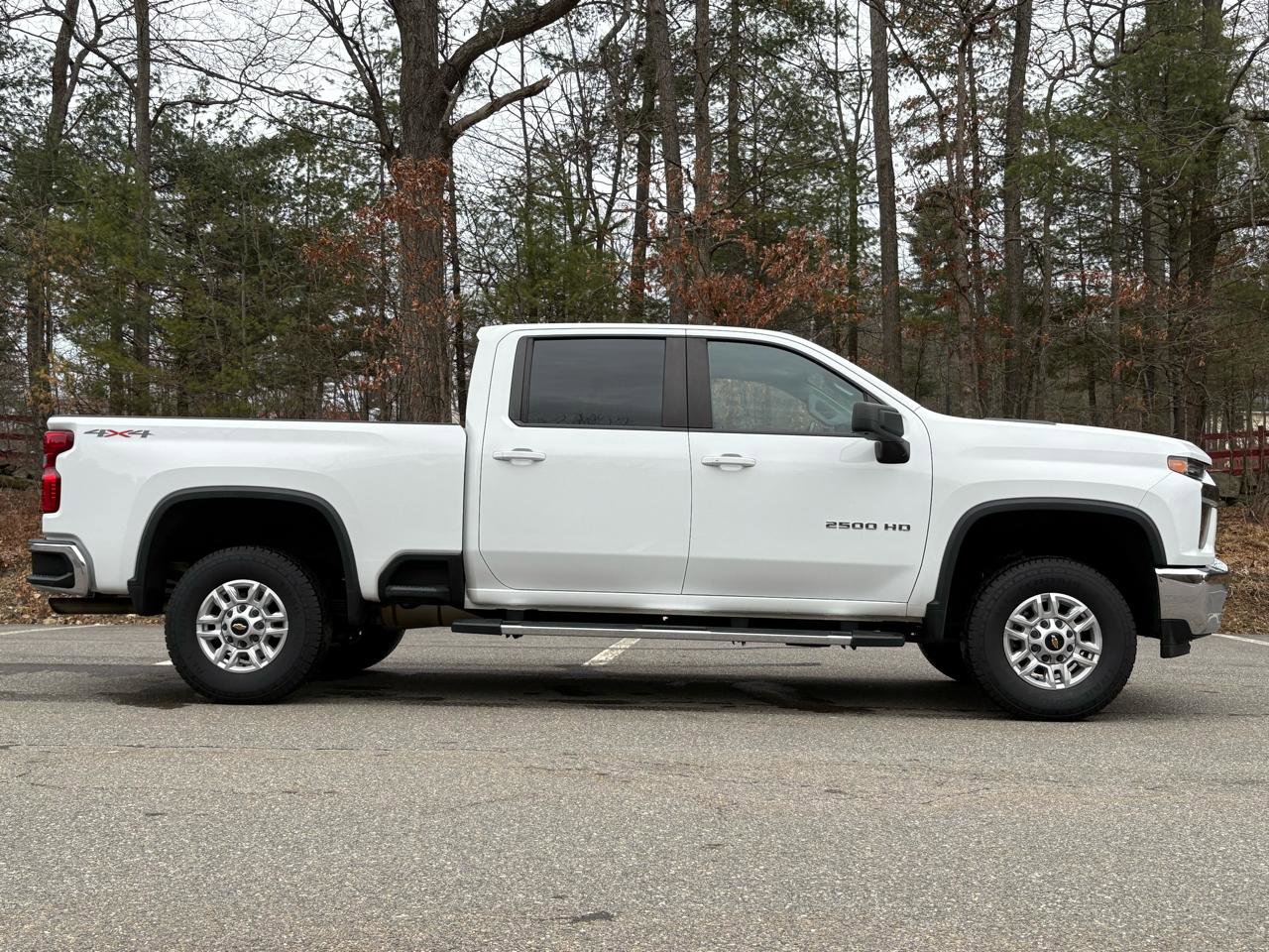 Used 2023 Chevrolet Silverado 2500 LT w/ Convenience Package image 4
